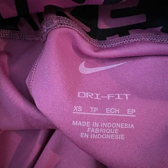 Nike One Women 7" Cosmic Fuchsia Printed Mid-Rise Biker Shorts (DX0092-665) -XS - Picture 9 of 12